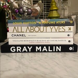 Bundle of Decorative Coffee Table Books